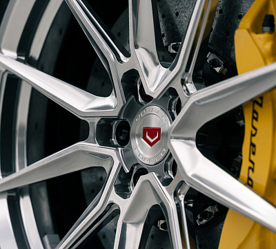 Фото дисков Vossen EVO-2 на Maserati MC20
