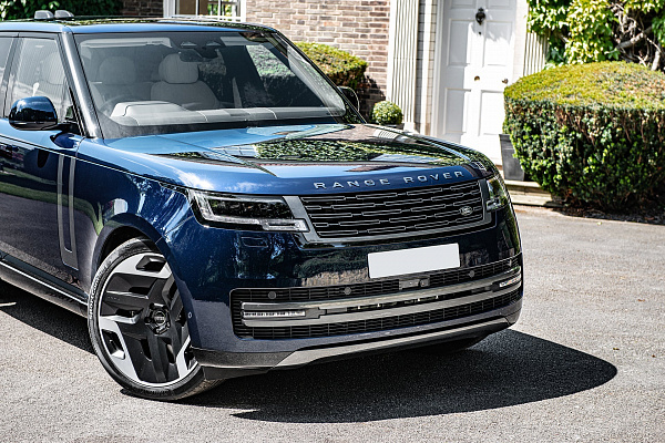Фото дисков Kahn Type 33 RS Черный сатин на Range Rover V