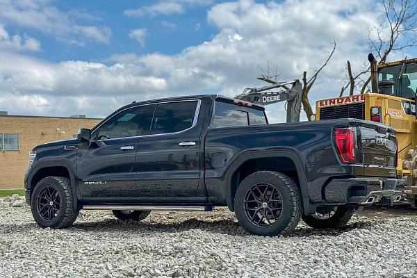 Фото дисков HRE P161 Черный сатин на GMC Sierra IV