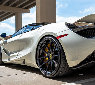 Фото дисков Strasse Wheels SV5 Deep Concave FS на McLaren 720S