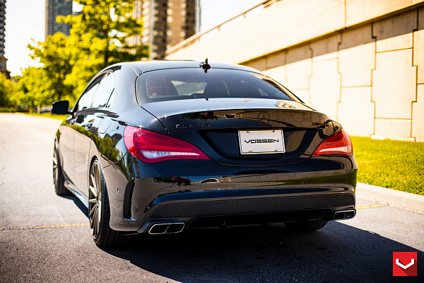 Фото дисков Vossen VFS-2 Сатиновое темное золото на Mercedes-Benz CLA (C117, X117)