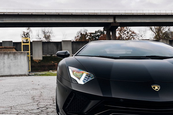 Фото дисков Brixton Forged TR05 Черный глянец на Lamborghini Aventador