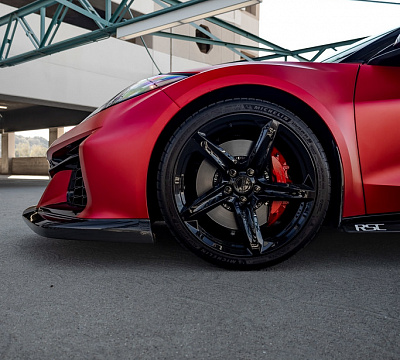 Фото дисков MRR F23 на Chevrolet Corvette C8
