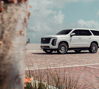 Фото дисков Vossen HF-8 на Cadillac Escalade V