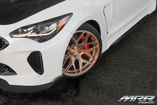 Фото дисков MRR FS01 Глянцевое темное золото на Kia Stinger