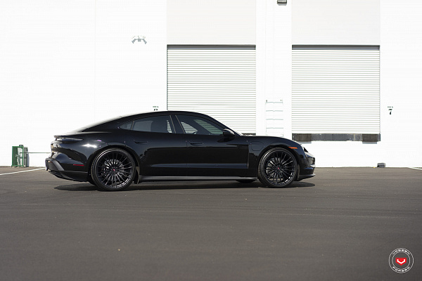 Фото дисков Vossen S17-04 Черный сатин на Porsche Taycan I