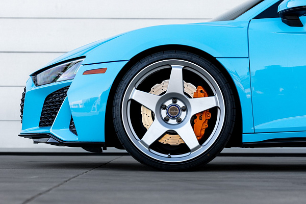 Фото дисков Brixton Forged TR04 Серебро на Audi R8 (4S)