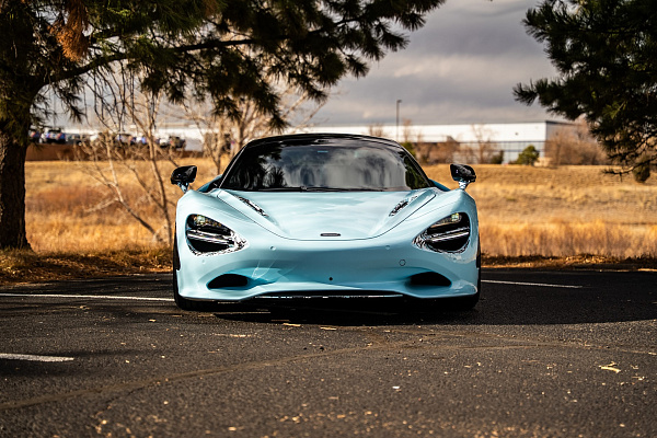 Фото дисков Brixton Forged NC01-R Белый глянец на McLaren 720S