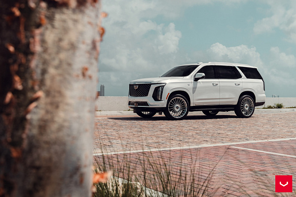 Фото дисков Vossen HF-8 Глянцевый лак на Cadillac Escalade V