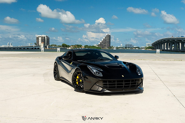 Фото дисков Anrky AN12 Черный глянец на Ferrari F12