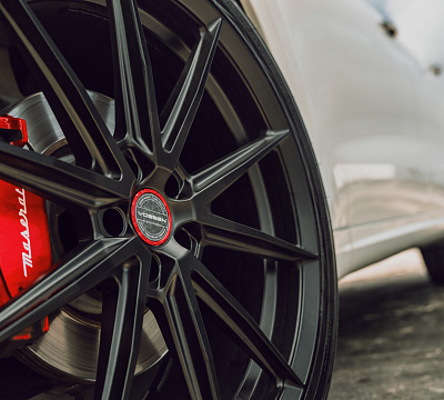 Фото дисков Vossen HFX-2 (5-Lug) на Maserati Levante
