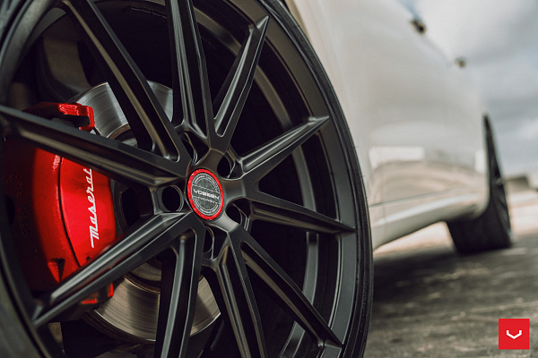 Фото дисков Vossen HFX-2 (5-Lug) Черный сатин на Maserati Levante
