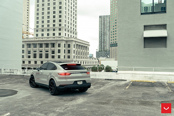 Фото дисков Vossen HF-5 Черный глянец на Porsche Cayenne III