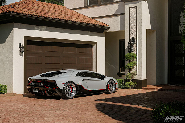 Фото дисков 1886 Wheels G010 Полированный лак на Lamborghini Aventador