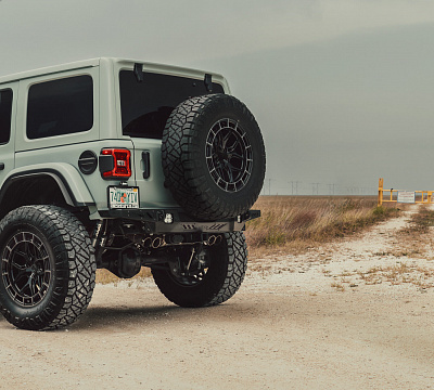 Фото дисков Vossen HFX-1 (5-Lug) на Jeep Wrangler IV (JL)