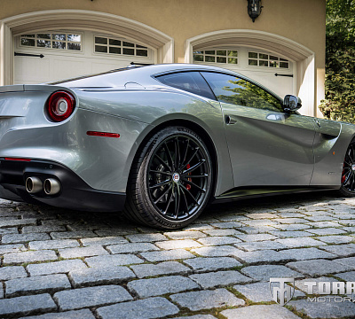 Фото дисков HRE P103 на Ferrari F12