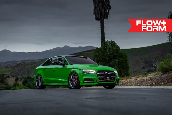 Фото дисков HRE FF11 Глянцевый темный лак на Audi A/S/RS 3 (8V)