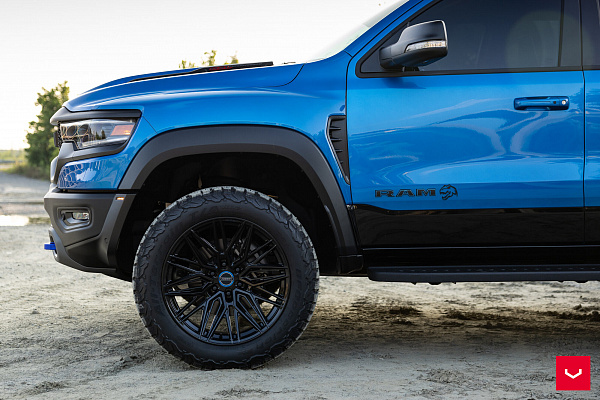 Фото дисков Vossen HF6-5 Черный сатин на Ram 1500 V
