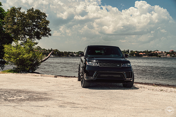 Фото дисков Vossen UV-3 Черный глянец на Range Rover Sport II