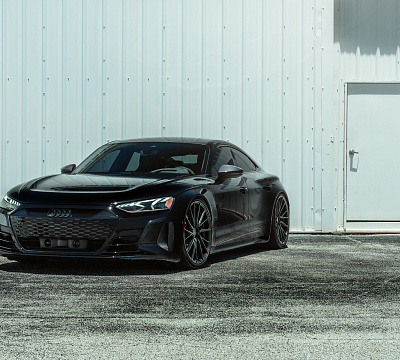 Фото дисков Vossen HF-4T на Audi E-tron GT