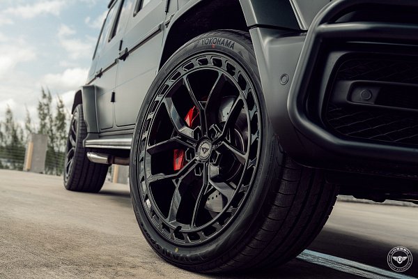 Фото дисков Vossen UV-X Черный глянец на Mercedes-Benz G-Class III