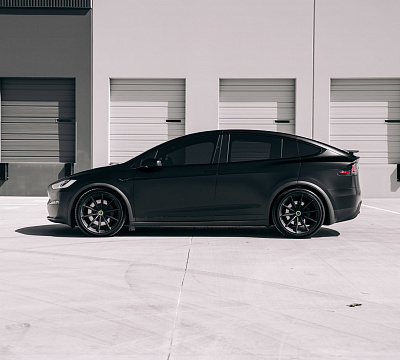 Фото дисков Brixton Forged R11-R на Tesla Model X