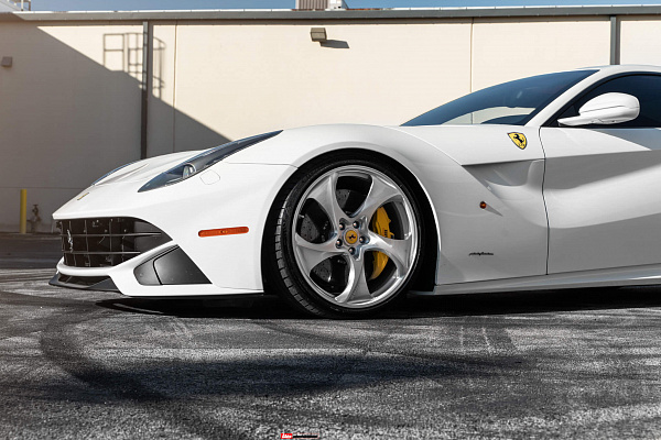 Фото дисков HRE 522M Глянцевый лак на Ferrari F12