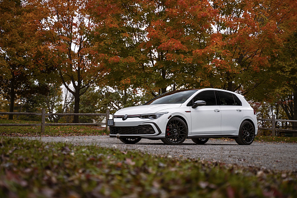 Фото дисков Rotiform BLQ Черный сатин на Volkswagen Golf VIII