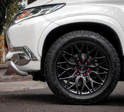 Фото дисков Vossen HF6-3 на Mitsubishi Pajero Sport III