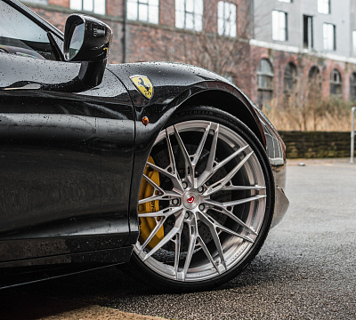 Фото дисков Vossen S21-02 на Ferrari 458