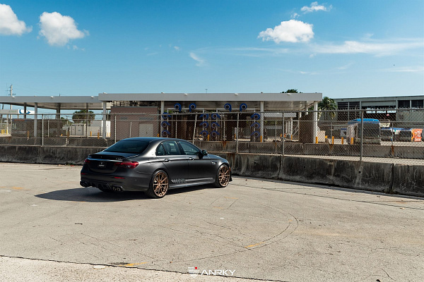 Фото дисков Anrky AN28 Сатиновая темная медь на Mercedes-Benz E-Class (W213, S213, C238)