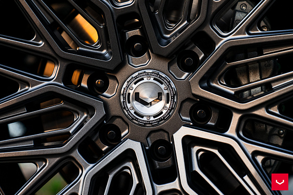 Фото дисков Vossen HF6-5 Сатиновый графит на Lexus GX II