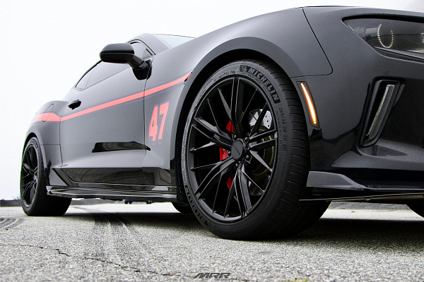 Фото дисков MRR M650 Черный сатин на Chevrolet Camaro VI