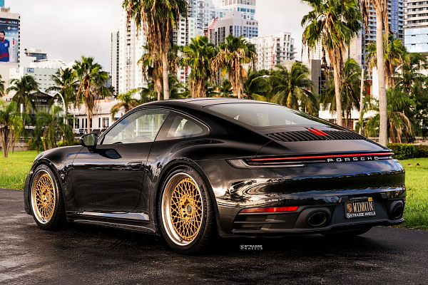 Фото дисков Strasse Wheels SC20 Track Сатиновое золото на Porsche 911 VIII
