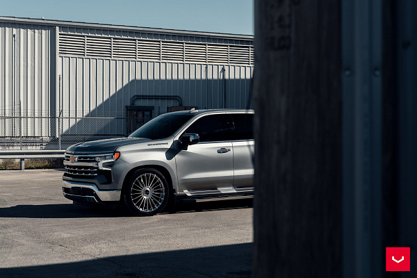 Фото дисков Vossen HF-8 Глянцевый лак на Chevrolet Silverado IV