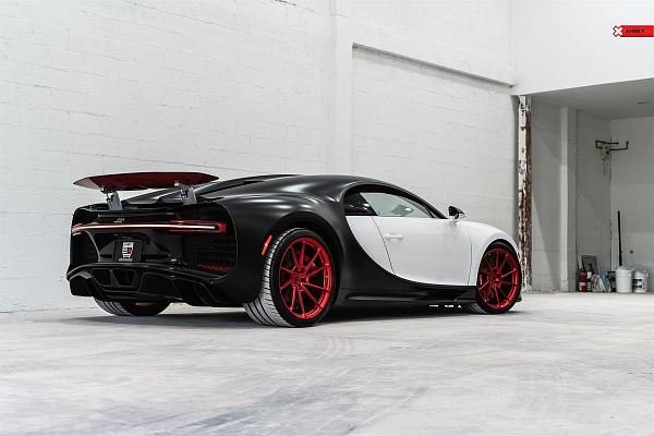 Фото дисков Anrky AN13 Красный сатин на Bugatti Chiron