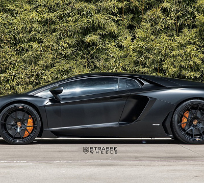 Фото дисков Strasse Wheels SM5R Deep Concave Monoblock на Lamborghini Aventador