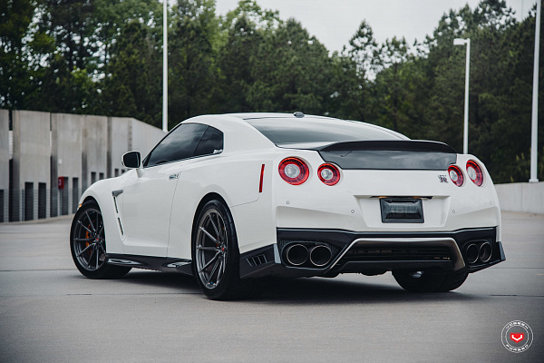 Фото дисков Vossen M-X2 Глянцевый темный лак на Nissan GT-R