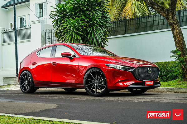 Фото дисков Vossen CVT Черный глянец на Mazda 3 IV