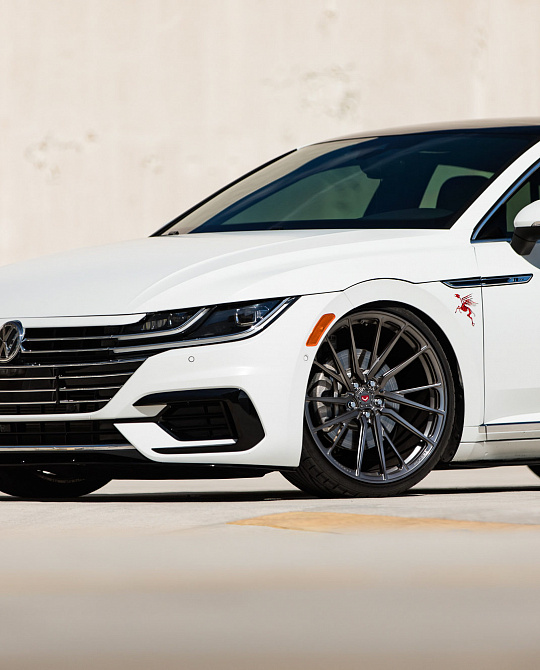 Фото дисков M-X4T Глянцевый темный лак на Volkswagen Arteon