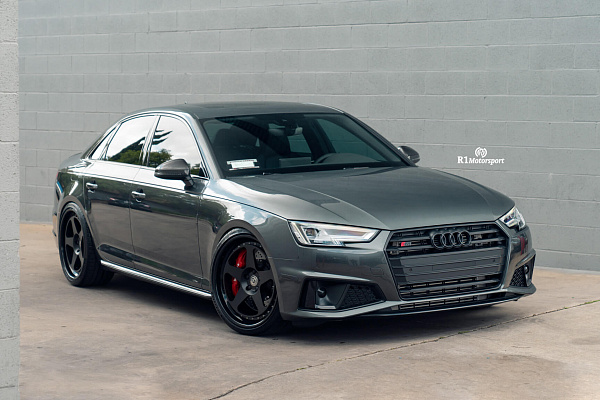 Фото дисков HRE 305 Черный сатин на Audi A/S/RS 4 (B9)