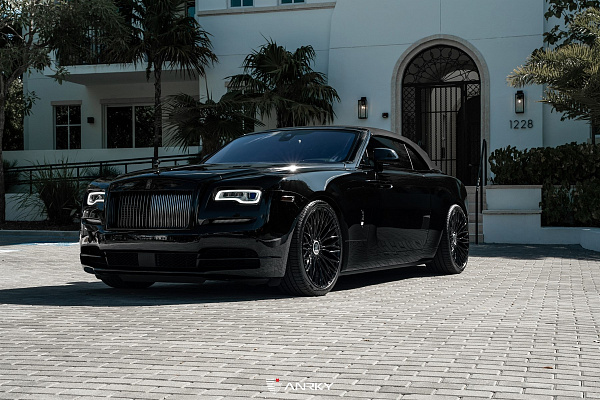 Фото дисков Anrky RF-140 Черный глянец на Rolls-Royce Wraith