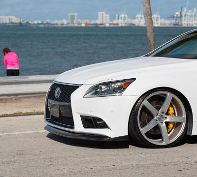 Фото дисков Vossen CV3 на Lexus LS IV