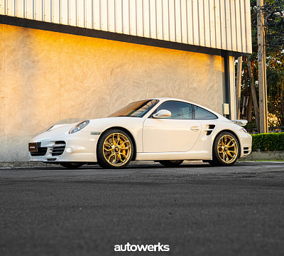 Фото дисков HRE P201 на Porsche 911 VI