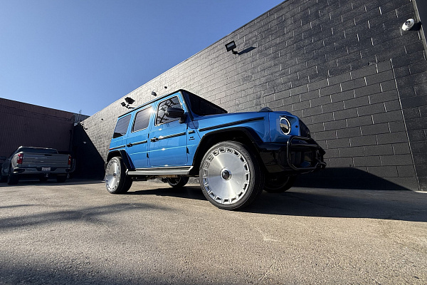 Фото дисков Giovanna Dicotto Глянцевый лак на Mercedes-Benz G-Class III