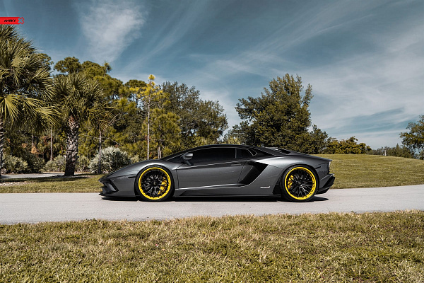 Фото дисков Anrky AN30 Черный сатин на Lamborghini Aventador