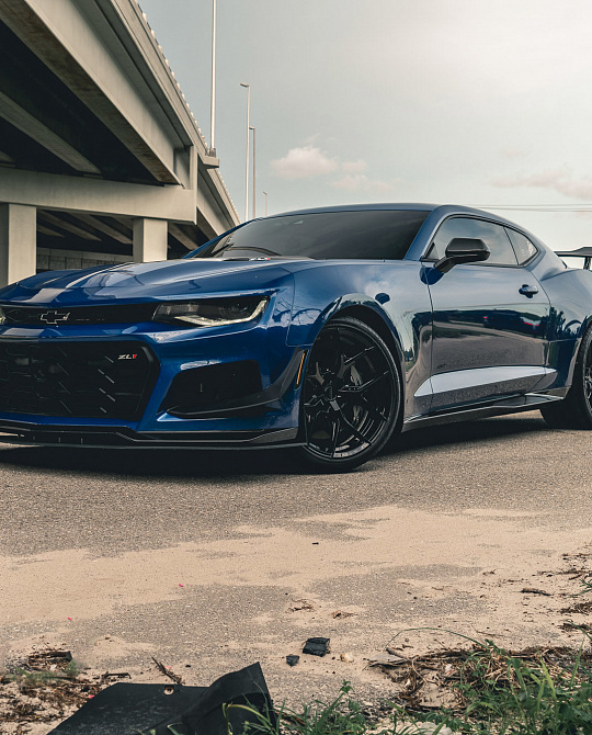 Фото дисков HF-5 Черный глянец на Chevrolet Camaro VI