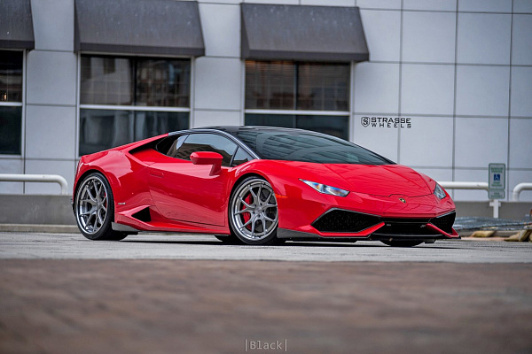 Фото дисков Strasse Wheels SM5R Deep Concave FS Сатиновый темный лак на Lamborghini Huracan