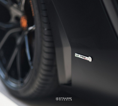Фото дисков Strasse Wheels SM5R Deep Concave Monoblock на Lamborghini Aventador