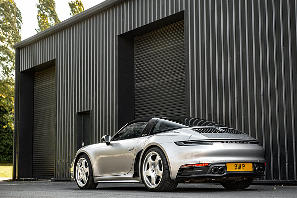Фото дисков Kahn Cup 1 Remastered Серебро на Porsche 911 VIII